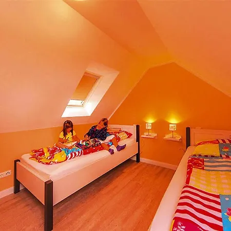 Semi-detached Hyggelig, בית נופש