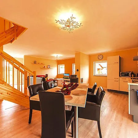 Semi-detached Hyggelig, בית נופש