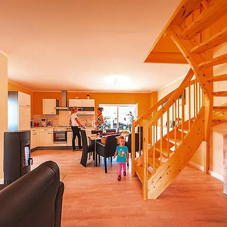 Semi-detached Hyggelig, בית נופש *