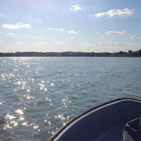 Doppelhaushaelfte In Am Oberuckersee بيت للعطل